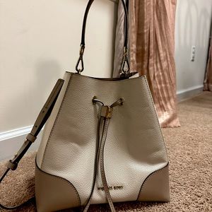 Michael Kors Mercer Gallery Medium Pebbled Leather Shoulder Bag